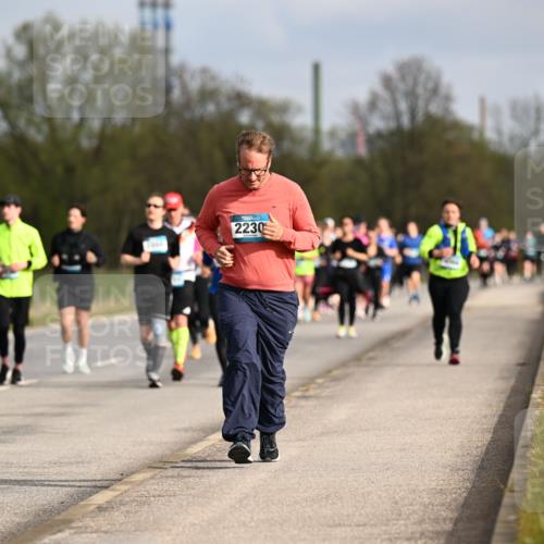 12.04.2026 - 45. Internationalen Wilhelmsburger Insellauf Dr. Thomas Lammeyer http://msf.ph/oto/9436245 12.04.2026 09:27:09 Laufen 2230 meine-sportfotos.de