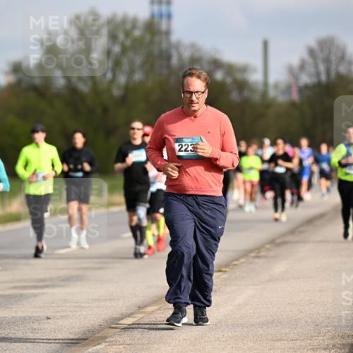 12.04.2026 - 45. Internationalen Wilhelmsburger Insellauf Dr. Thomas Lammeyer http://msf.ph/oto/9436252 12.04.2026 09:27:11 Laufen 223 meine-sportfotos.de