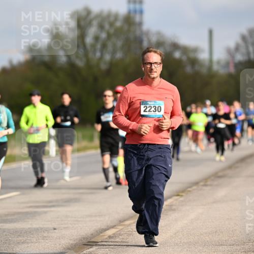 12.04.2026 - 45. Internationalen Wilhelmsburger Insellauf Dr. Thomas Lammeyer http://msf.ph/oto/9436256 12.04.2026 09:27:11 Laufen 2230 meine-sportfotos.de