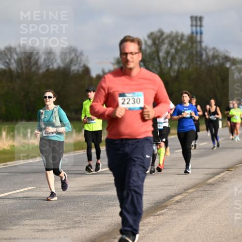 12.04.2026 - 45. Internationalen Wilhelmsburger Insellauf Dr. Thomas Lammeyer http://msf.ph/oto/9436265 12.04.2026 09:27:13 Laufen 4918, 2230, 91, 6, 066 meine-sportfotos.de