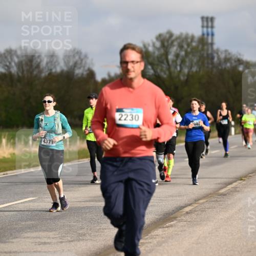 12.04.2026 - 45. Internationalen Wilhelmsburger Insellauf Dr. Thomas Lammeyer http://msf.ph/oto/9436266 12.04.2026 09:27:13 Laufen 4918, 4371, 2230, 2867, 4066 meine-sportfotos.de