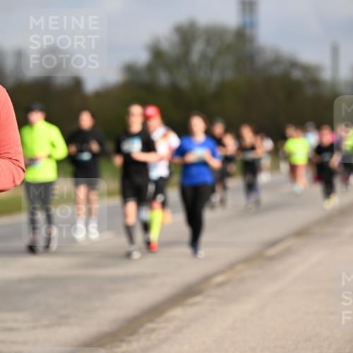 12.04.2026 - 45. Internationalen Wilhelmsburger Insellauf Dr. Thomas Lammeyer http://msf.ph/oto/9436274 12.04.2026 09:27:15 Laufen 223 meine-sportfotos.de