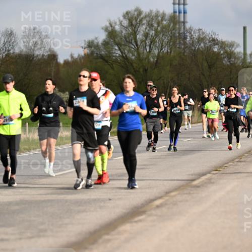 12.04.2026 - 45. Internationalen Wilhelmsburger Insellauf Dr. Thomas Lammeyer http://msf.ph/oto/9436277 12.04.2026 09:27:15 Laufen 91, 2346, 2612, 3569 meine-sportfotos.de