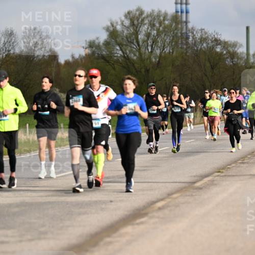 12.04.2026 - 45. Internationalen Wilhelmsburger Insellauf Dr. Thomas Lammeyer http://msf.ph/oto/9436278 12.04.2026 09:27:16 Laufen 2868, 91, 256, 2346, 3569 meine-sportfotos.de