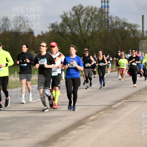 12.04.2026 - 45. Internationalen Wilhelmsburger Insellauf Dr. Thomas Lammeyer http://msf.ph/oto/9436279 12.04.2026 09:27:16 Laufen 2868, 234, 2612, 4066 meine-sportfotos.de