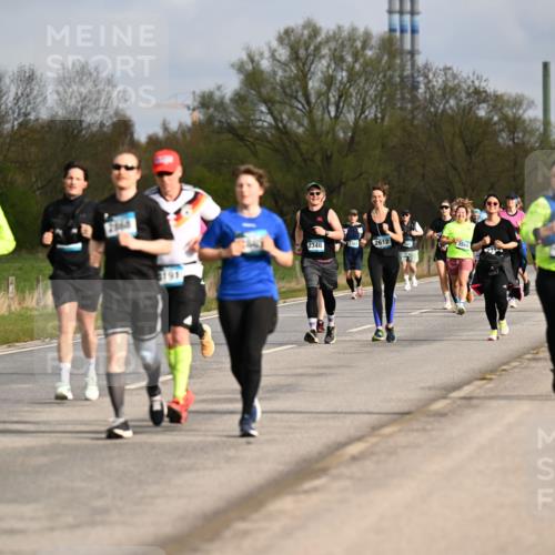 12.04.2026 - 45. Internationalen Wilhelmsburger Insellauf Dr. Thomas Lammeyer http://msf.ph/oto/9436282 12.04.2026 09:27:16 Laufen 2868, 2346, 2612, 3569, 2312 meine-sportfotos.de