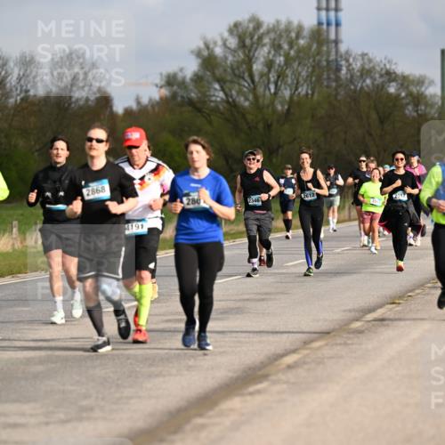 12.04.2026 - 45. Internationalen Wilhelmsburger Insellauf Dr. Thomas Lammeyer http://msf.ph/oto/9436283 12.04.2026 09:27:16 Laufen 2868, 4191, 286, 2346, 2612, 4066 meine-sportfotos.de