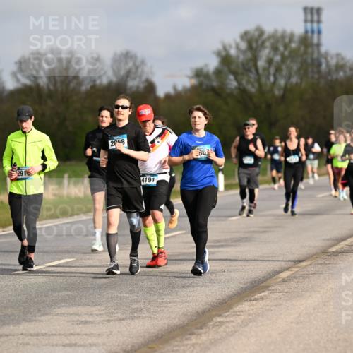 12.04.2026 - 45. Internationalen Wilhelmsburger Insellauf Dr. Thomas Lammeyer http://msf.ph/oto/9436285 12.04.2026 09:27:17 Laufen 291, 288, 4191, 867, 4066 meine-sportfotos.de