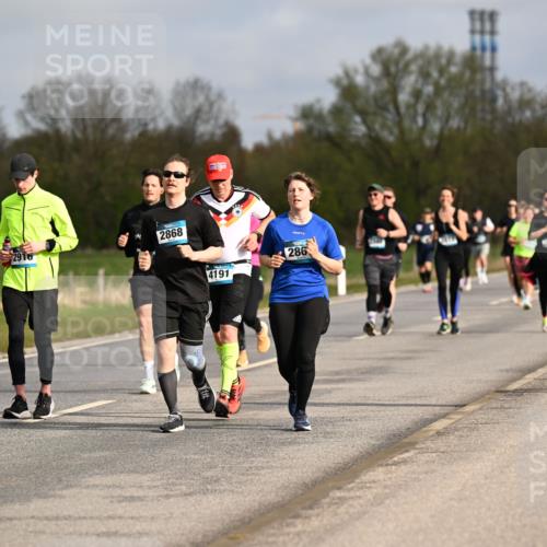 12.04.2026 - 45. Internationalen Wilhelmsburger Insellauf Dr. Thomas Lammeyer http://msf.ph/oto/9436286 12.04.2026 09:27:17 Laufen 2868, 4191, 286, 4066 meine-sportfotos.de