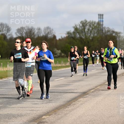 12.04.2026 - 45. Internationalen Wilhelmsburger Insellauf Dr. Thomas Lammeyer http://msf.ph/oto/9436298 12.04.2026 09:27:19 Laufen 2868, 4191, 286, 4066 meine-sportfotos.de
