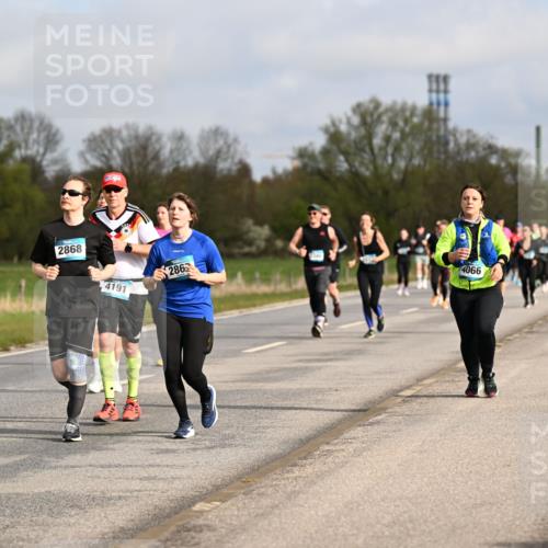 12.04.2026 - 45. Internationalen Wilhelmsburger Insellauf Dr. Thomas Lammeyer http://msf.ph/oto/9436300 12.04.2026 09:27:19 Laufen 291, 2868, 4191, 286, 4066 meine-sportfotos.de