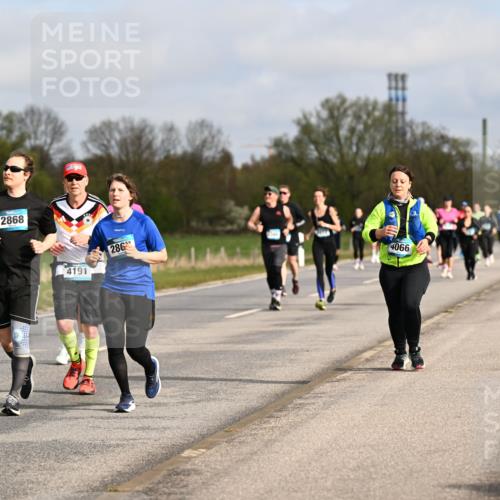 12.04.2026 - 45. Internationalen Wilhelmsburger Insellauf Dr. Thomas Lammeyer http://msf.ph/oto/9436303 12.04.2026 09:27:20 Laufen 16, 2868, 4191, 286, 4066 meine-sportfotos.de