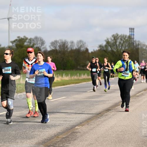 12.04.2026 - 45. Internationalen Wilhelmsburger Insellauf Dr. Thomas Lammeyer http://msf.ph/oto/9436308 12.04.2026 09:27:21 Laufen 16, 2868, 4191, 286, 4066 meine-sportfotos.de