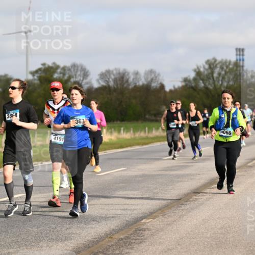 12.04.2026 - 45. Internationalen Wilhelmsburger Insellauf Dr. Thomas Lammeyer http://msf.ph/oto/9436309 12.04.2026 09:27:21 Laufen 2868, 4191, 367, 4066 meine-sportfotos.de