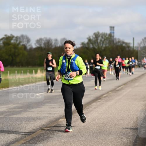 12.04.2026 - 45. Internationalen Wilhelmsburger Insellauf Dr. Thomas Lammeyer http://msf.ph/oto/9436324 12.04.2026 09:27:23 Laufen 3435, 406 meine-sportfotos.de