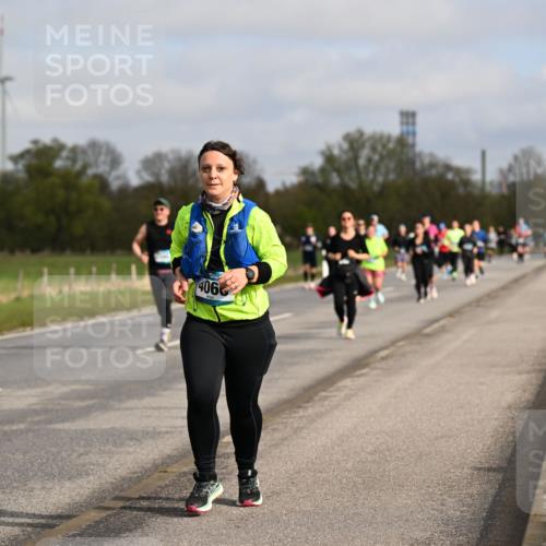 12.04.2026 - 45. Internationalen Wilhelmsburger Insellauf Dr. Thomas Lammeyer http://msf.ph/oto/9436328 12.04.2026 09:27:24 Laufen 3435, 4066 meine-sportfotos.de