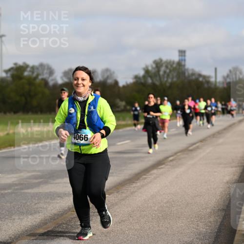 12.04.2026 - 45. Internationalen Wilhelmsburger Insellauf Dr. Thomas Lammeyer http://msf.ph/oto/9436330 12.04.2026 09:27:24 Laufen 4066 meine-sportfotos.de