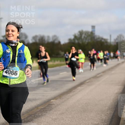 12.04.2026 - 45. Internationalen Wilhelmsburger Insellauf Dr. Thomas Lammeyer http://msf.ph/oto/9436337 12.04.2026 09:27:25 Laufen 45, 4066 meine-sportfotos.de