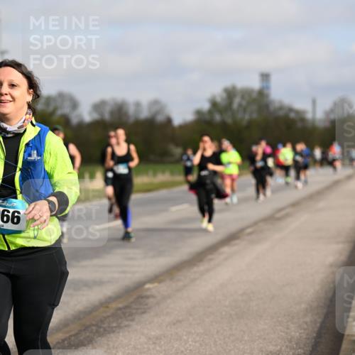 12.04.2026 - 45. Internationalen Wilhelmsburger Insellauf Dr. Thomas Lammeyer http://msf.ph/oto/9436338 12.04.2026 09:27:25 Laufen 45, 4066 meine-sportfotos.de