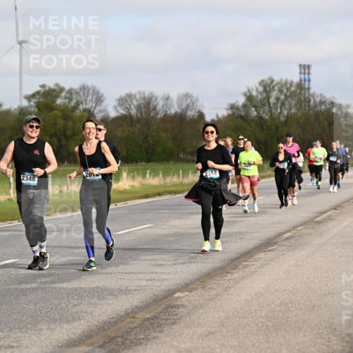 12.04.2026 - 45. Internationalen Wilhelmsburger Insellauf Dr. Thomas Lammeyer http://msf.ph/oto/9436344 12.04.2026 09:27:26 Laufen 2346, 26, 2312, 3569 meine-sportfotos.de