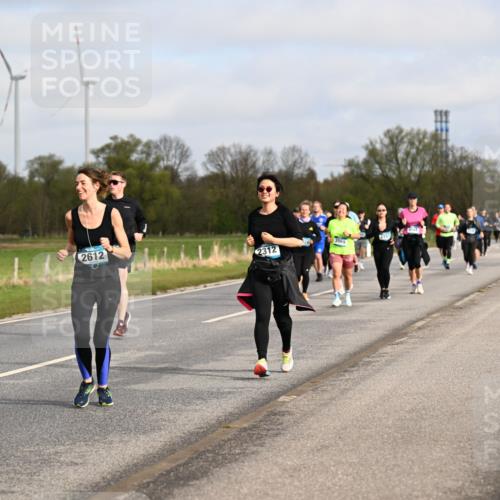 12.04.2026 - 45. Internationalen Wilhelmsburger Insellauf Dr. Thomas Lammeyer http://msf.ph/oto/9436353 12.04.2026 09:27:28 Laufen 2346, 2612, 2312, 3569 meine-sportfotos.de