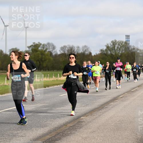 12.04.2026 - 45. Internationalen Wilhelmsburger Insellauf Dr. Thomas Lammeyer http://msf.ph/oto/9436356 12.04.2026 09:27:28 Laufen 2346, 2, 612, 2321, 3569, 215 meine-sportfotos.de