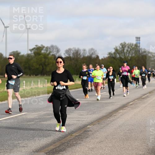 12.04.2026 - 45. Internationalen Wilhelmsburger Insellauf Dr. Thomas Lammeyer http://msf.ph/oto/9436361 12.04.2026 09:27:29 Laufen 2612, 2725, 3569, 2157 meine-sportfotos.de