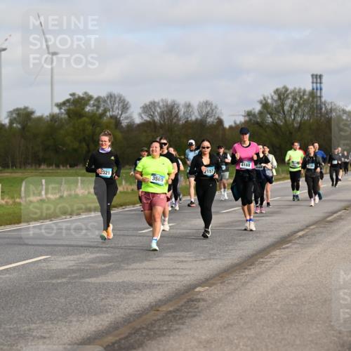 12.04.2026 - 45. Internationalen Wilhelmsburger Insellauf Dr. Thomas Lammeyer http://msf.ph/oto/9436370 12.04.2026 09:27:31 Laufen 4188, 2199, 2157, 321, 3569 meine-sportfotos.de