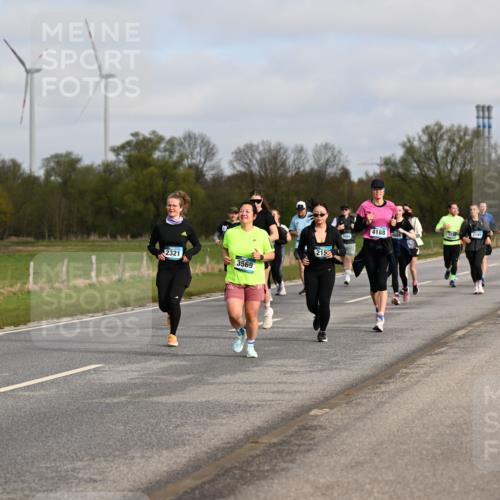 12.04.2026 - 45. Internationalen Wilhelmsburger Insellauf Dr. Thomas Lammeyer http://msf.ph/oto/9436371 12.04.2026 09:27:31 Laufen 2321, 3569, 2152, 4188, 2199 meine-sportfotos.de
