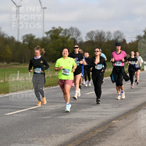 12.04.2026 - 45. Internationalen Wilhelmsburger Insellauf Dr. Thomas Lammeyer http://msf.ph/oto/9436379 12.04.2026 09:27:32 Laufen 2321, 3569, 07, 2199, 4188, 4668, 2157 meine-sportfotos.de
