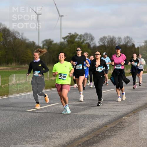 12.04.2026 - 45. Internationalen Wilhelmsburger Insellauf Dr. Thomas Lammeyer http://msf.ph/oto/9436384 12.04.2026 09:27:33 Laufen 2321, 3569, 3507, 4188, 2157, 4668 meine-sportfotos.de
