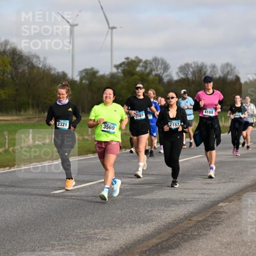 12.04.2026 - 45. Internationalen Wilhelmsburger Insellauf Dr. Thomas Lammeyer http://msf.ph/oto/9436385 12.04.2026 09:27:33 Laufen 3507, 2321, 3569, 2157, 4188, 4668, 2199 meine-sportfotos.de