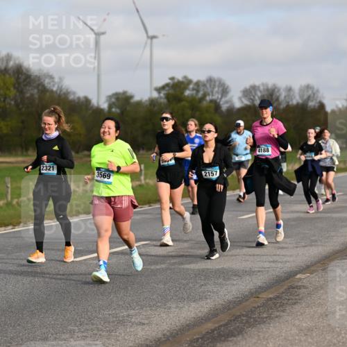 12.04.2026 - 45. Internationalen Wilhelmsburger Insellauf Dr. Thomas Lammeyer http://msf.ph/oto/9436388 12.04.2026 09:27:34 Laufen 2321, 3569, 2157, 4188 meine-sportfotos.de
