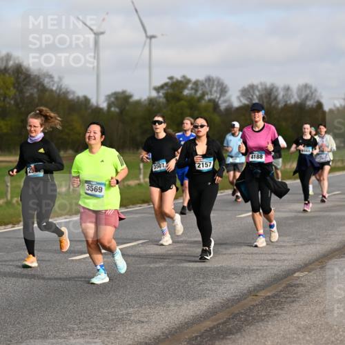 12.04.2026 - 45. Internationalen Wilhelmsburger Insellauf Dr. Thomas Lammeyer http://msf.ph/oto/9436389 12.04.2026 09:27:34 Laufen 25, 3569, 4188, 3507, 2157, 4668 meine-sportfotos.de