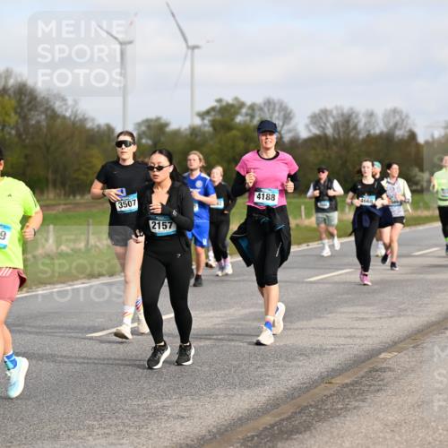 12.04.2026 - 45. Internationalen Wilhelmsburger Insellauf Dr. Thomas Lammeyer http://msf.ph/oto/9436395 12.04.2026 09:27:35 Laufen 2321, 3569, 3507, 2157, 4188, 4668 meine-sportfotos.de