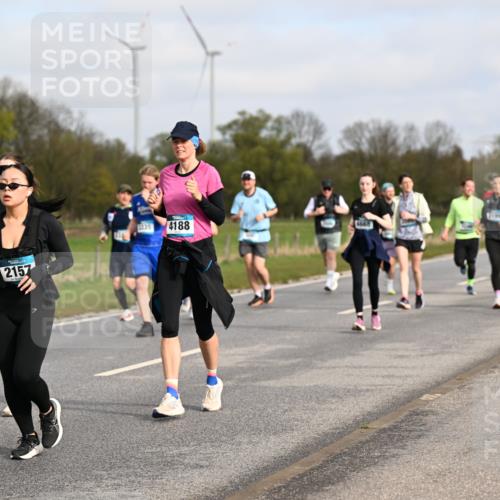 12.04.2026 - 45. Internationalen Wilhelmsburger Insellauf Dr. Thomas Lammeyer http://msf.ph/oto/9436402 12.04.2026 09:27:36 Laufen 2157, 1335, 4188, 4668 meine-sportfotos.de