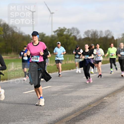12.04.2026 - 45. Internationalen Wilhelmsburger Insellauf Dr. Thomas Lammeyer http://msf.ph/oto/9436404 12.04.2026 09:27:36 Laufen 215, 4188 meine-sportfotos.de