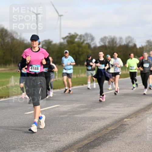 12.04.2026 - 45. Internationalen Wilhelmsburger Insellauf Dr. Thomas Lammeyer http://msf.ph/oto/9436405 12.04.2026 09:27:36 Laufen 2157, 4188 meine-sportfotos.de