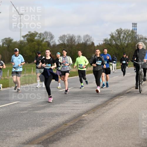 12.04.2026 - 45. Internationalen Wilhelmsburger Insellauf Dr. Thomas Lammeyer http://msf.ph/oto/9436408 12.04.2026 09:27:37 Laufen 2199, 31, 3335, 4668, 2240, 338, 3092 meine-sportfotos.de