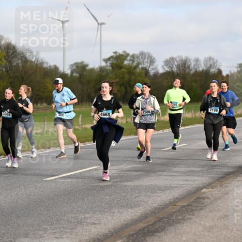 12.04.2026 - 45. Internationalen Wilhelmsburger Insellauf Dr. Thomas Lammeyer http://msf.ph/oto/9436410 12.04.2026 09:27:38 Laufen 2585, 3335, 3382, 3092, 4668, 240, 2199 meine-sportfotos.de
