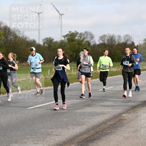 12.04.2026 - 45. Internationalen Wilhelmsburger Insellauf Dr. Thomas Lammeyer http://msf.ph/oto/9436411 12.04.2026 09:27:38 Laufen 3335, 2585, 2240, 3382, 4668, 3092, 2199 meine-sportfotos.de