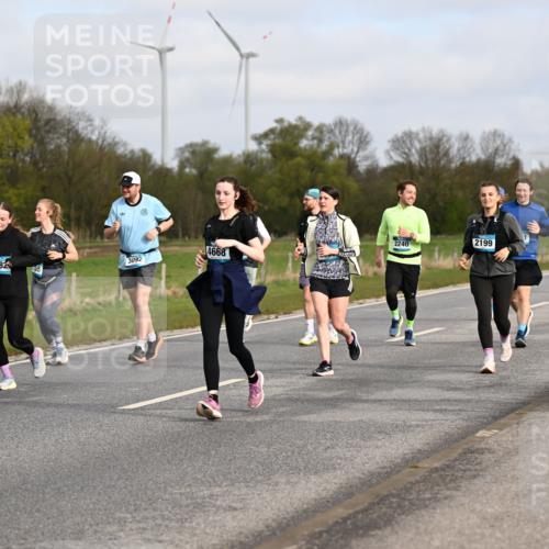 12.04.2026 - 45. Internationalen Wilhelmsburger Insellauf Dr. Thomas Lammeyer http://msf.ph/oto/9436412 12.04.2026 09:27:38 Laufen 3335, 2240, 4668, 3092, 3382, 2199 meine-sportfotos.de