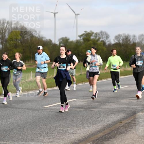 12.04.2026 - 45. Internationalen Wilhelmsburger Insellauf Dr. Thomas Lammeyer http://msf.ph/oto/9436414 12.04.2026 09:27:38 Laufen 2585, 2240, 4668, 3382, 3092, 3335, 3383, 55, 2199 meine-sportfotos.de