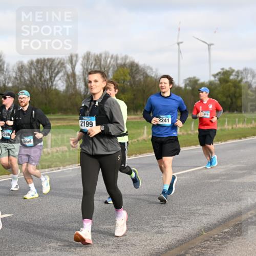 12.04.2026 - 45. Internationalen Wilhelmsburger Insellauf Dr. Thomas Lammeyer http://msf.ph/oto/9436423 12.04.2026 09:27:43 Laufen 2686, 3664, 2199, 2241, 046 meine-sportfotos.de