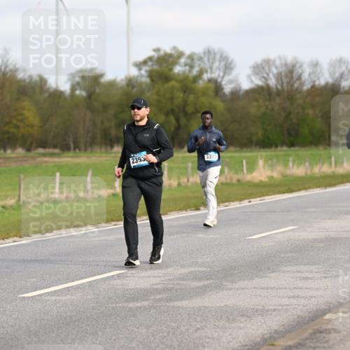 12.04.2026 - 45. Internationalen Wilhelmsburger Insellauf Dr. Thomas Lammeyer http://msf.ph/oto/9436437 12.04.2026 09:27:46 Laufen 2353, 3373, 4004 meine-sportfotos.de