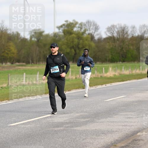 12.04.2026 - 45. Internationalen Wilhelmsburger Insellauf Dr. Thomas Lammeyer http://msf.ph/oto/9436438 12.04.2026 09:27:46 Laufen 2353, 3373, 4004 meine-sportfotos.de