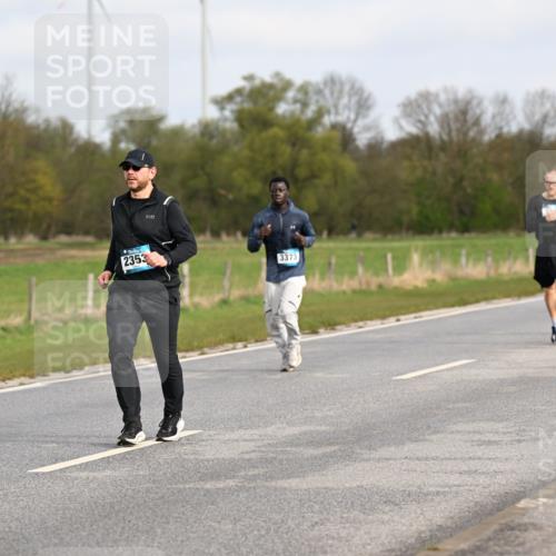 12.04.2026 - 45. Internationalen Wilhelmsburger Insellauf Dr. Thomas Lammeyer http://msf.ph/oto/9436442 12.04.2026 09:27:47 Laufen 2353, 3373, 4004 meine-sportfotos.de