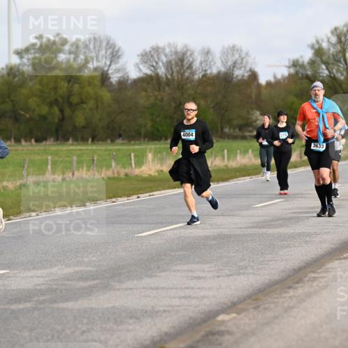 12.04.2026 - 45. Internationalen Wilhelmsburger Insellauf Dr. Thomas Lammeyer http://msf.ph/oto/9436447 12.04.2026 09:27:48 Laufen 3373, 4004, 3633, 2336 meine-sportfotos.de