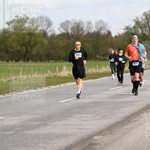 12.04.2026 - 45. Internationalen Wilhelmsburger Insellauf Dr. Thomas Lammeyer http://msf.ph/oto/9436449 12.04.2026 09:27:48 Laufen 3373, 4004, 279, 3633 meine-sportfotos.de