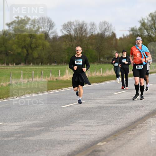 12.04.2026 - 45. Internationalen Wilhelmsburger Insellauf Dr. Thomas Lammeyer http://msf.ph/oto/9436450 12.04.2026 09:27:49 Laufen 3373, 4004, 2279, 3633 meine-sportfotos.de